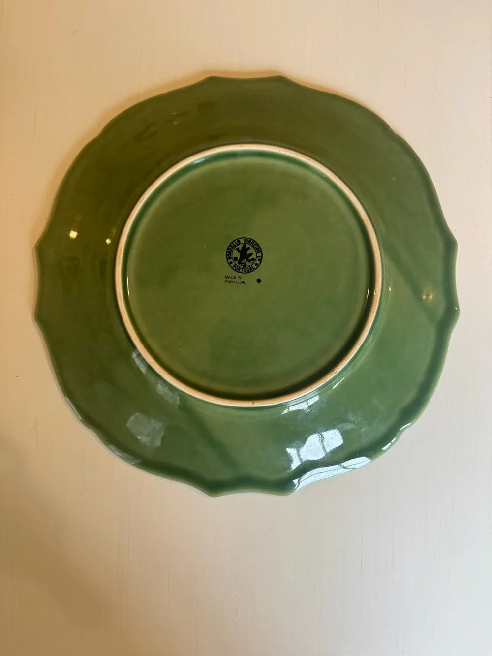 Set of 2 BORDALLO PINHEIRO Green CHRISTMAS Holly Poinsettia 12” PLATES